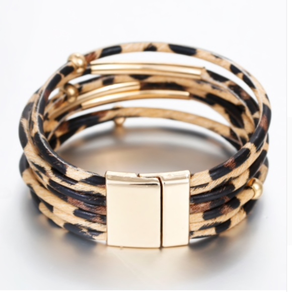 Leopard Print Wrap Bangle Magnet Bracelet - Picture 4 of 6